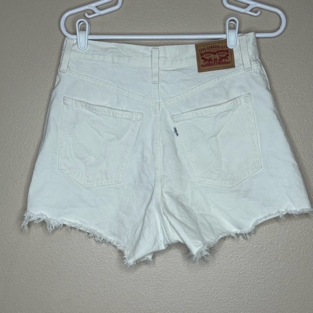 Levis High-Rise Mom Shorts White‎ Raw Hem Size 28 Cut Offs Destressed - Picture 7 of 7